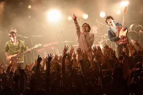 「モノブライト LIVE 2016 bright eyes」東京・渋谷CLUB QUATTRO公演の様子。(撮影:古渓一道)