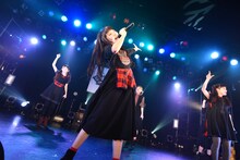 BiSH「IDOL is SHiT」東京・LIQUIDROOM公演の様子。