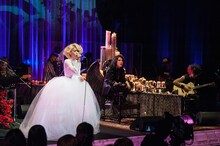 「ミルク」をセッションするCharaとVAMPS。（撮影：今元秀明）