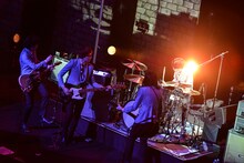 THE BAWDIES「BRINGING IN THE ROCK & ROLL NEW YEAR」EX THEATER ROPPONGI公演の様子。（Photo by AZUSA TAKADA）