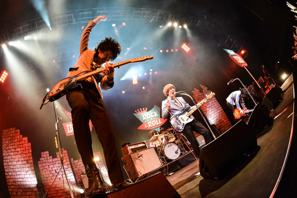 THE BAWDIES「BRINGING IN THE ROCK & ROLL NEW YEAR」EX THEATER ROPPONGI公演の様子。（Photo by AZUSA TAKADA）