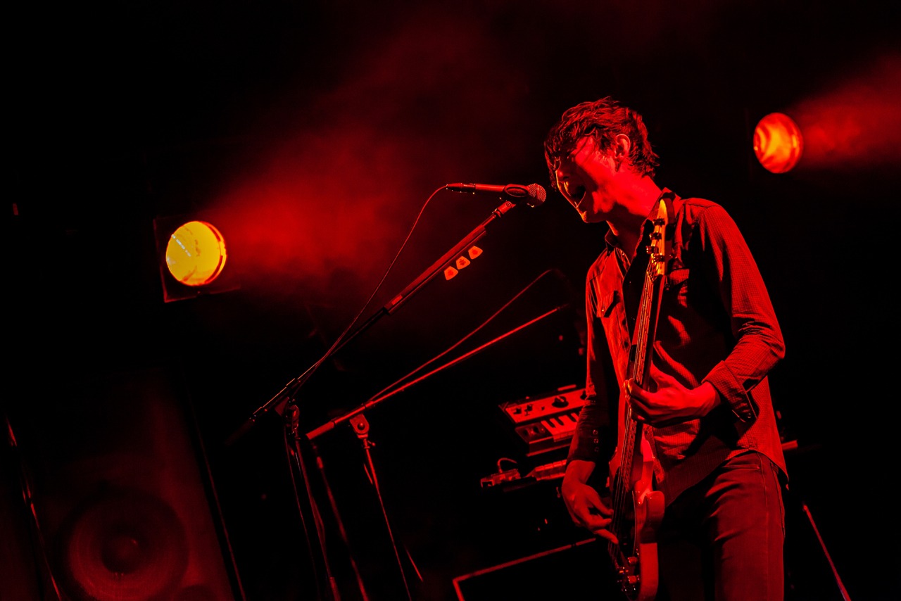 稲見喜彦（B, Vo, Syn / avengers in sci-fi）（Photo by Takashi "TAKA" Konuma）