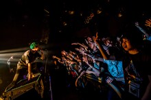 NOISEMAKERのライブの様子。（Photo by Takashi "TAKA" Konuma）