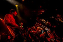 NOISEMAKERのライブの様子。（Photo by Takashi "TAKA" Konuma）