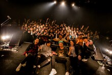 NOISEMAKER、avengers in sci-fi、観客の集合写真。（Photo by Takashi "TAKA" Konuma）