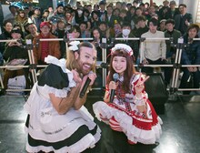 レディビアードとトミタ栞。（写真提供：EPICレコードジャパン）