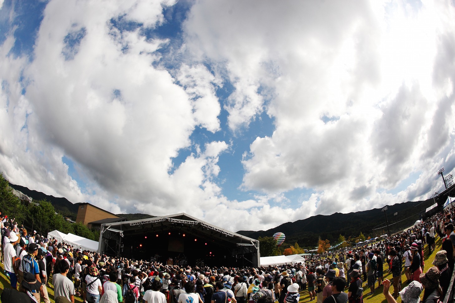 「中津川 THE SOLAR BUDOKAN 2015」の様子。