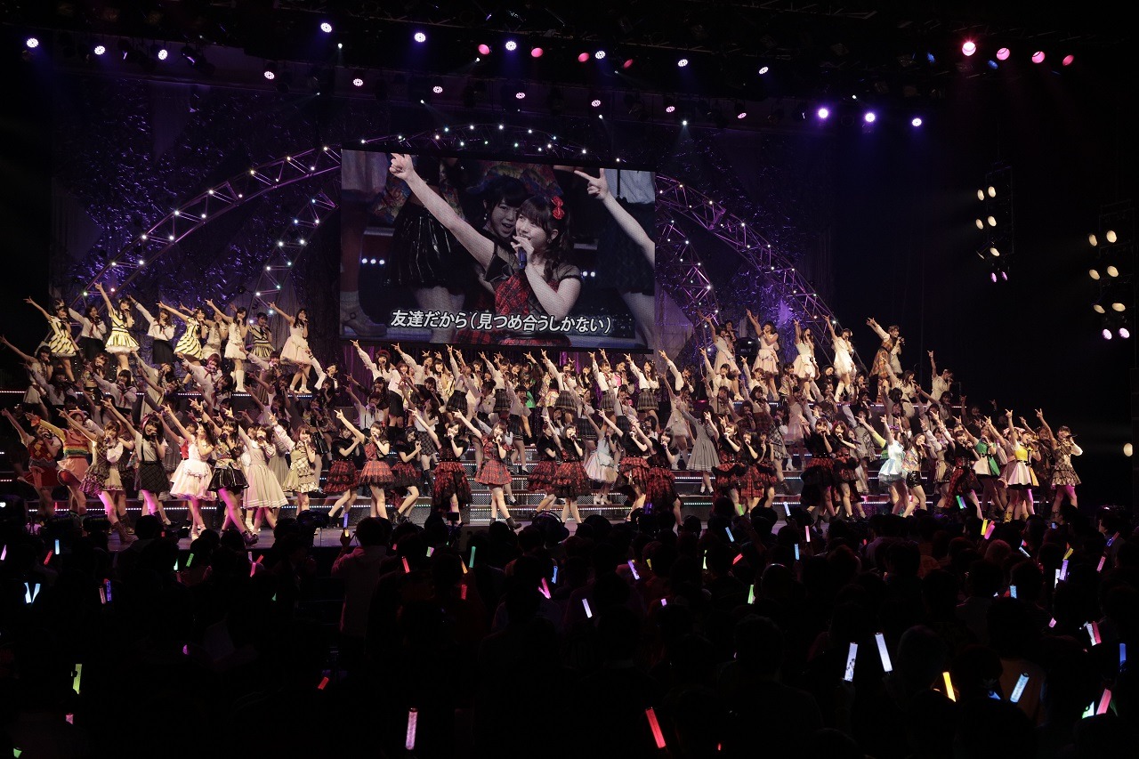 「AKB48グループリクエストアワー セットリストベスト100 2016」1月22日の公演の様子。(c)AKS