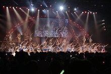 「AKB48グループリクエストアワー セットリストベスト100 2016」1月23日夜公演の様子。(c)AKS