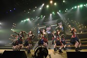 「AKB48グループリクエストアワー セットリストベスト100 2016」1月23日夜公演の様子。(c)AKS