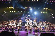 「AKB48グループリクエストアワー セットリストベスト100 2016」1月23日夜公演の様子。(c)AKS