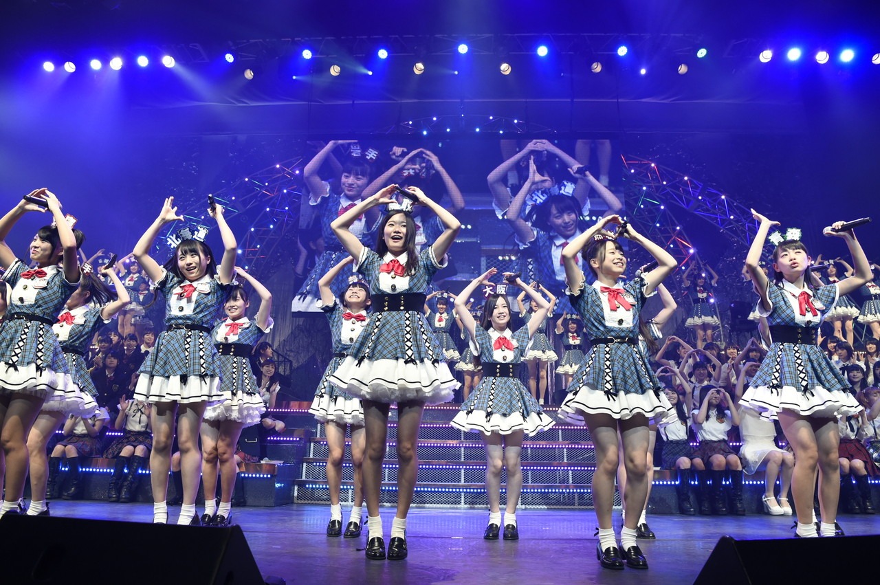 チーム8 (c)AKS