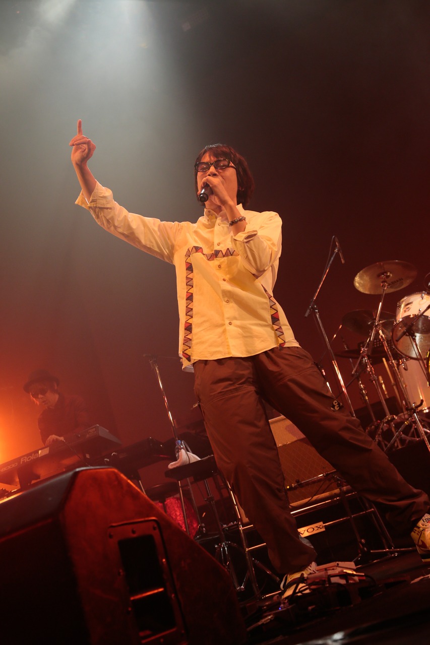 YO-KING（Vo, G）（Photo by eri shibata）