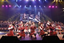 「AKB48グループリクエストアワー セットリストベスト100 2016」1月24日昼公演の様子。(c)AKS