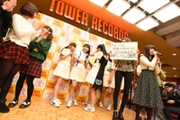 ワンマンライブをサプライズ発表するPASSPO☆。