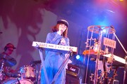 内田万里(Vo, Key)(撮影:中島未来)