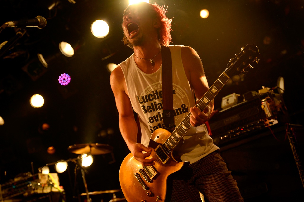 U-tan（Vo, G / GOOD4NOTHING）（撮影：半田安政[showcase]）