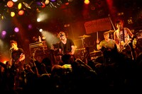 GOOD4NOTHING（撮影：半田安政[showcase]）