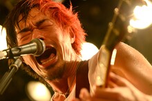 U-tan（Vo, G / GOOD4NOTHING）（撮影：半田安政[showcase]）