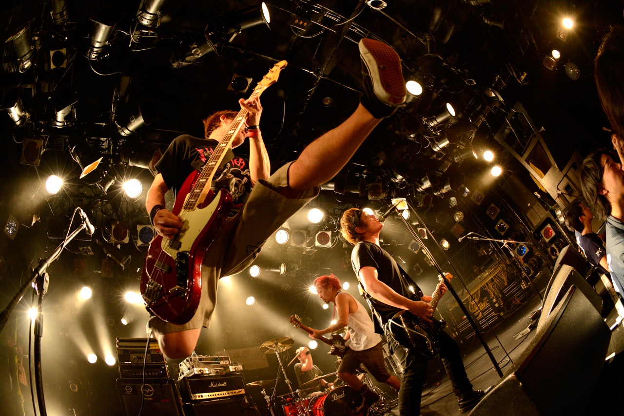 GOOD4NOTHING（撮影：半田安政[showcase]）