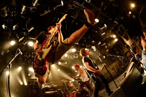 GOOD4NOTHING（撮影：半田安政[showcase]）