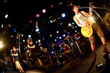 GOOD4NOTHING（撮影：半田安政[showcase]）