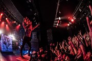 HER NAME IN BLOODのライブの様子。（Photo by Shumpei Kato）
