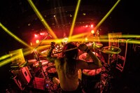 HER NAME IN BLOODのライブの様子。（Photo by Shumpei Kato）