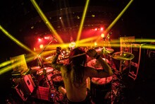 HER NAME IN BLOODのライブの様子。（Photo by Shumpei Kato）