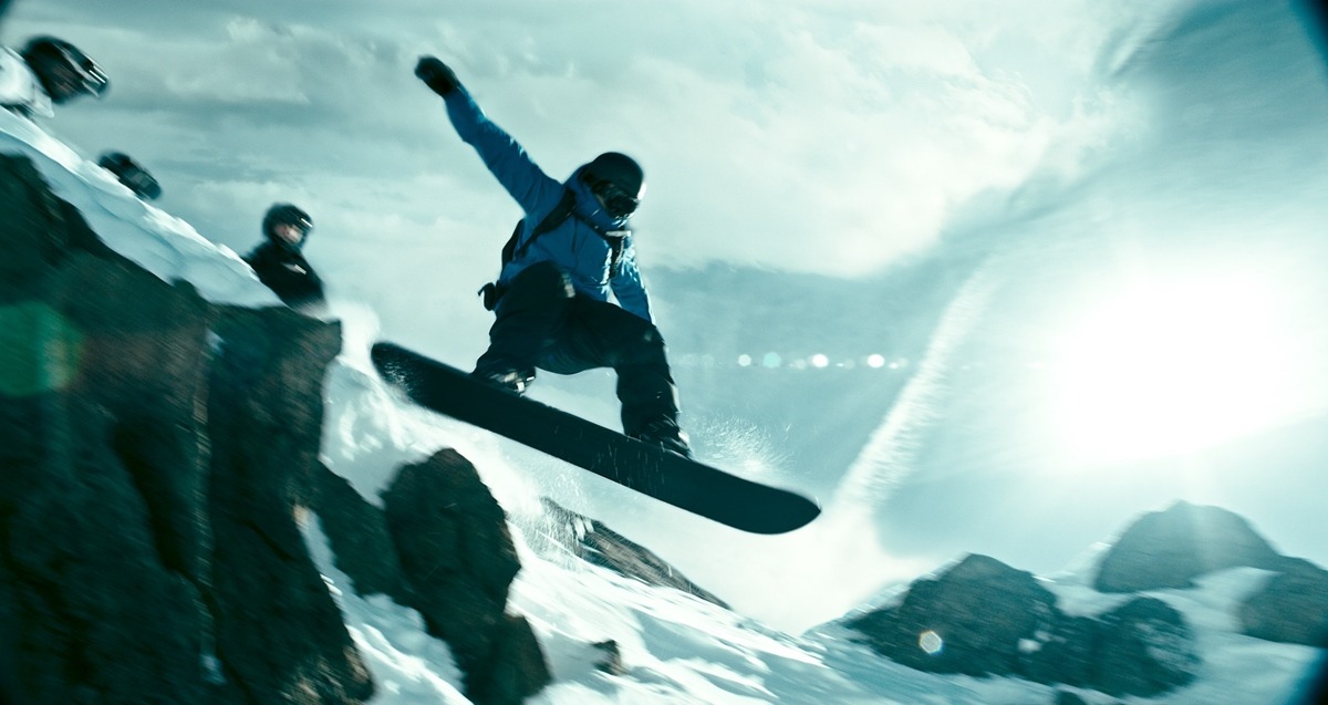映画「X-ミッション」ビジュアル。(c) 2015 Warner Bros. Ent. (c)Alcon Entertainment, LLC. All Rights Reserved.