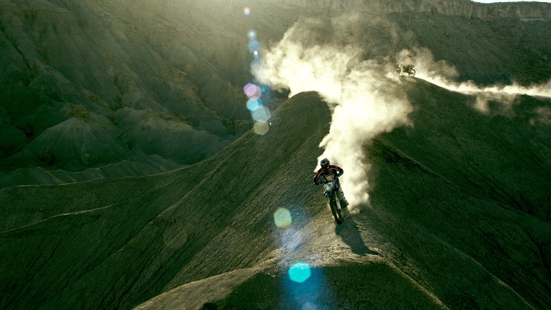 映画「X-ミッション」ビジュアル。(c) 2015 Warner Bros. Ent. (c)Alcon Entertainment, LLC. All Rights Reserved.