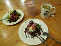 「安田レイ“PRISM”cafe」で提供されるスイーツ。