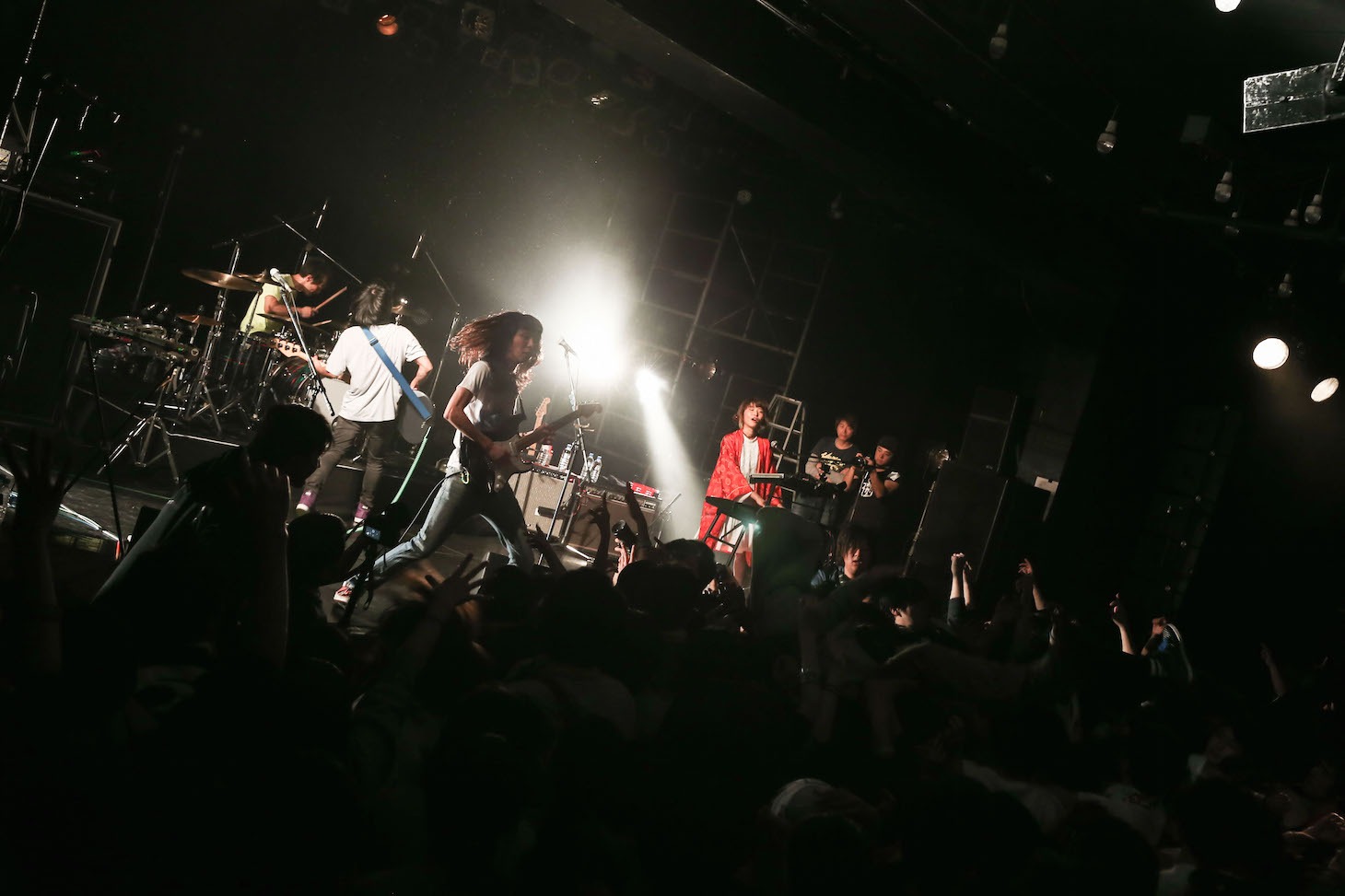 「Wienners presents みずいろときいろ TOUR」東京・LIQUIDROOM公演の様子。（撮影：藤井拓）