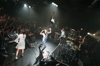 「Wienners presents みずいろときいろ TOUR」東京・LIQUIDROOM公演の様子。（撮影：藤井拓）