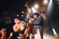 「初ワンマンGIG『夏の魔物現象2016』」の様子。（撮影：タイコウクニヨシ）