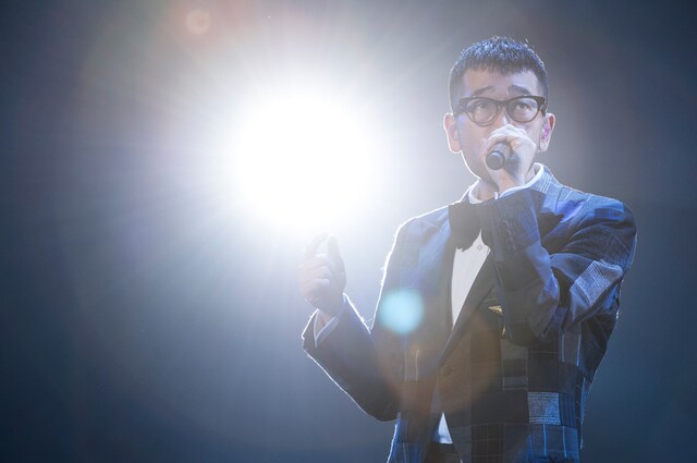 「MAKIHARA NORIYUKI SYMPHONY ORCHESTRA CONCERT "cELEBRATION 2015"～Starry Nights～」東京体育館公演の様子。