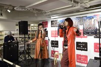 左から鈴木このみ、Dar'k～ness。（Photo by Yasuhiro Ohara）