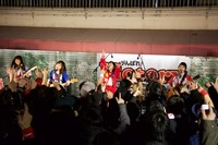 「がんばれ！Victory 極寒LIVE『集えヒーロー！渋谷の屋上から“青春”を叫ぶ』」の様子。（提供：ポニーキャニオン）
