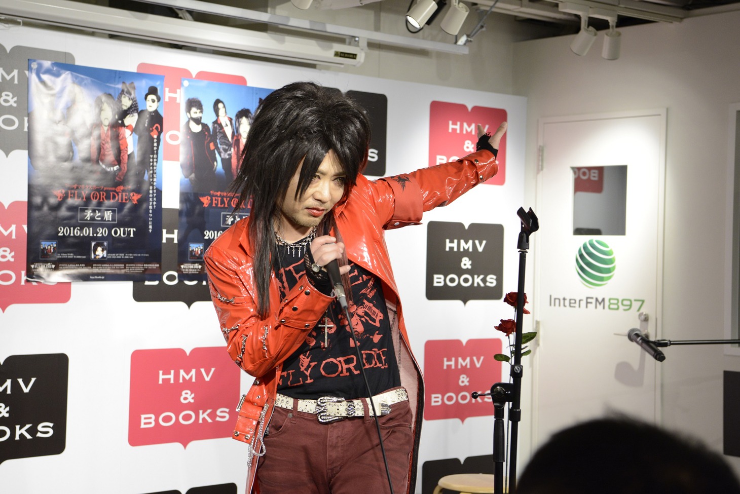Dar'k～ness（Photo by Yasuhiro Ohara）