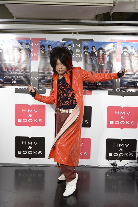 Dar'k~ness(Photo by Yasuhiro Ohara)