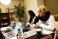 THE ORAL CIGARETTES「Listen with」チャットの様子。