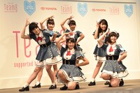 「47の素敵な街へ」歌唱の様子。