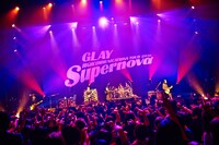 「GLAY HIGHCOMMUNICATIONS TOUR 2016 "Supernova"」1月28日の大阪・オリックス劇場公演の様子。（撮影：岡田裕介）