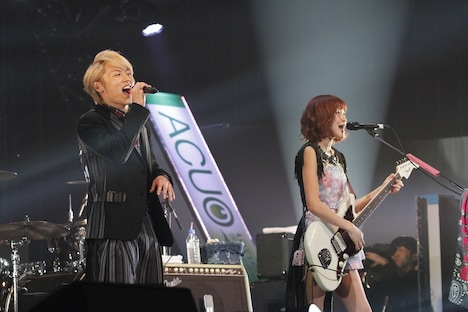 Thinking Dogs、Silent Sirenによるコラボライブの様子。（写真提供：ロッテPR事務局）