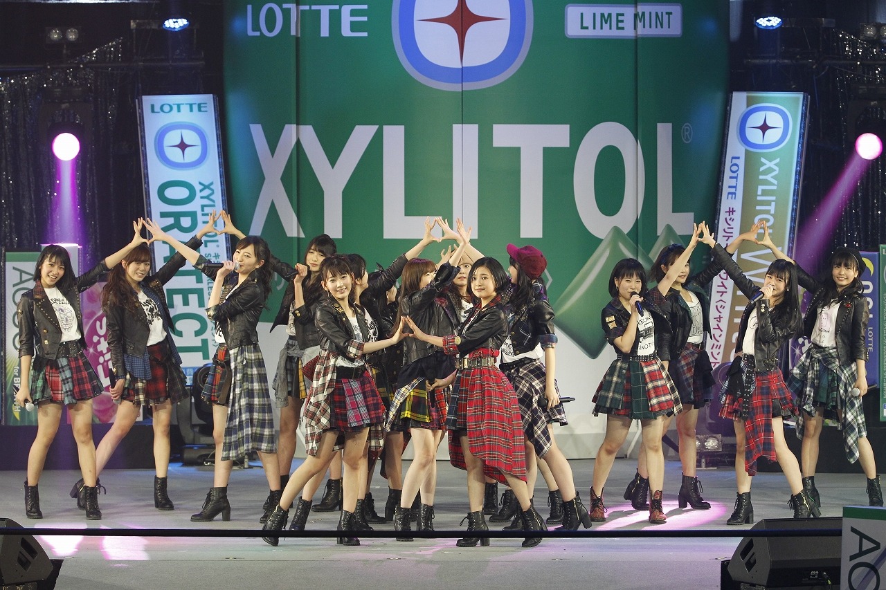 HKT48によるライブの様子。（写真提供：ロッテPR事務局）