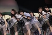 乃木坂46によるライブの様子。（写真提供：ロッテPR事務局）