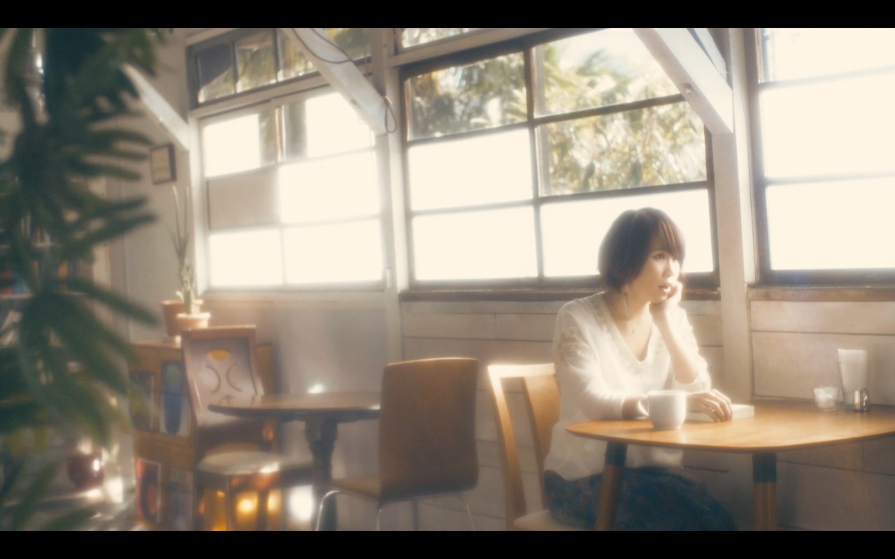 丸本莉子「フシギな夢」ミュージックビデオのワンシーン。