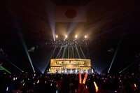 THE IDOLM@STER THREE STARS!!!のステージの様子。（写真提供：エムオン・エンタテインメント）