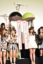映画「尾崎支配人が泣いた夜DOCUMENTARY of HKT48」舞台挨拶の様子。