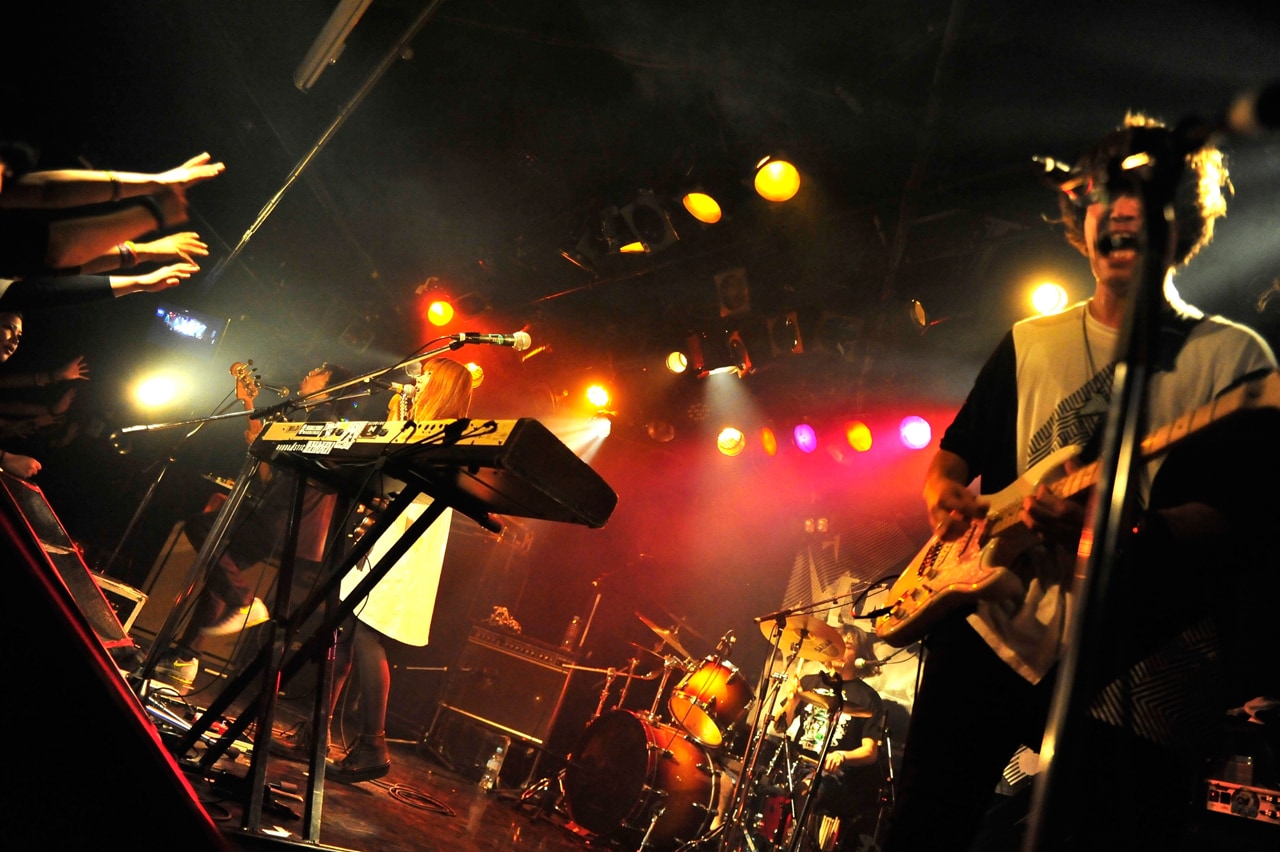 SUPER BEAVER、sumika、Amelie観客と呼応した[NOiD]レーベルナイト